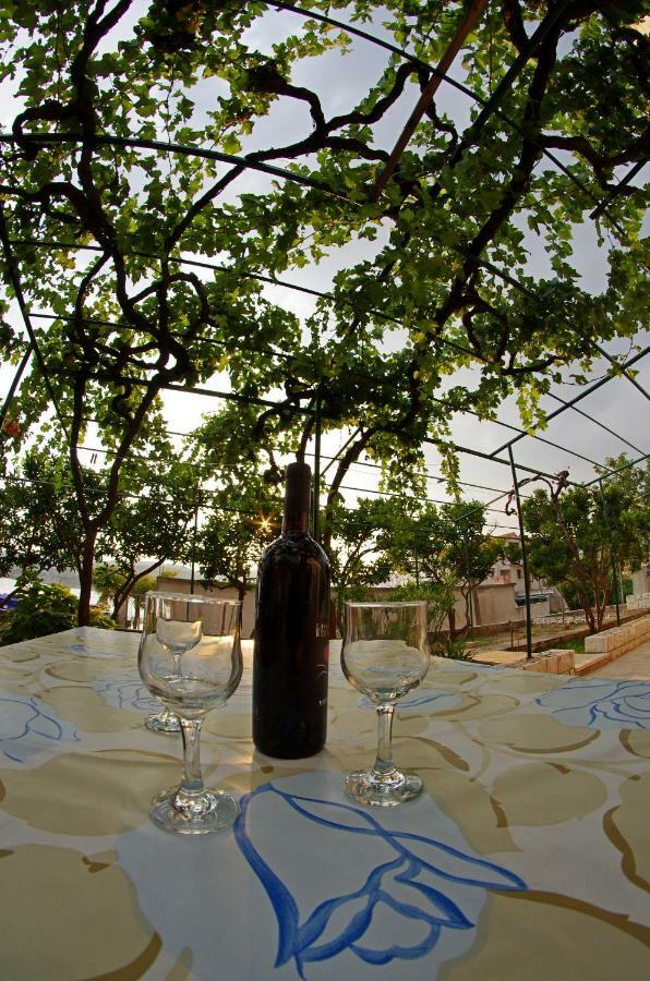 Large And Charming Apartment Near Beach With Big & Sunny Terrace Sumartin Luaran gambar