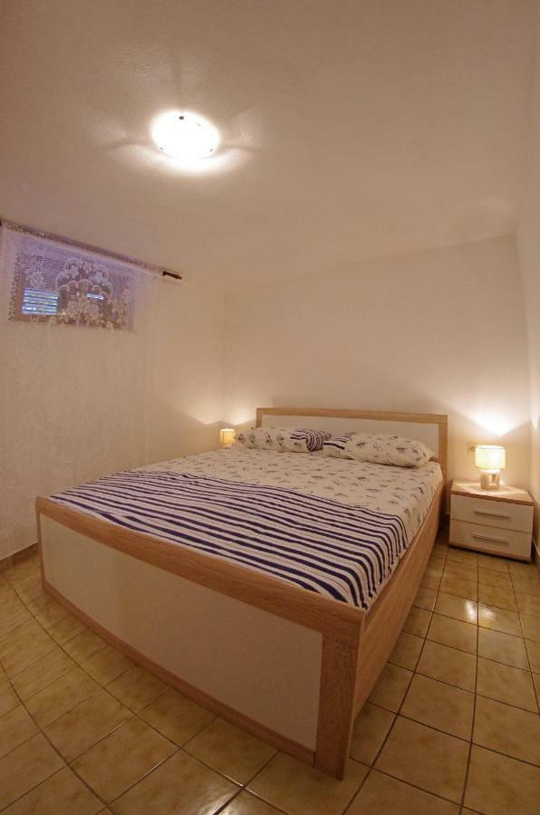 Large And Charming Apartment Near Beach With Big & Sunny Terrace Sumartin Luaran gambar