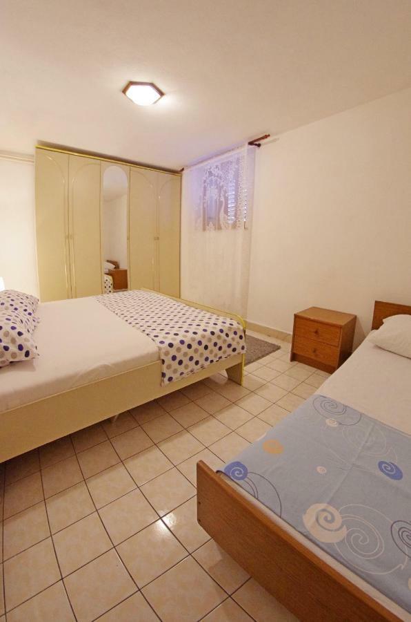 Large And Charming Apartment Near Beach With Big & Sunny Terrace Sumartin Luaran gambar