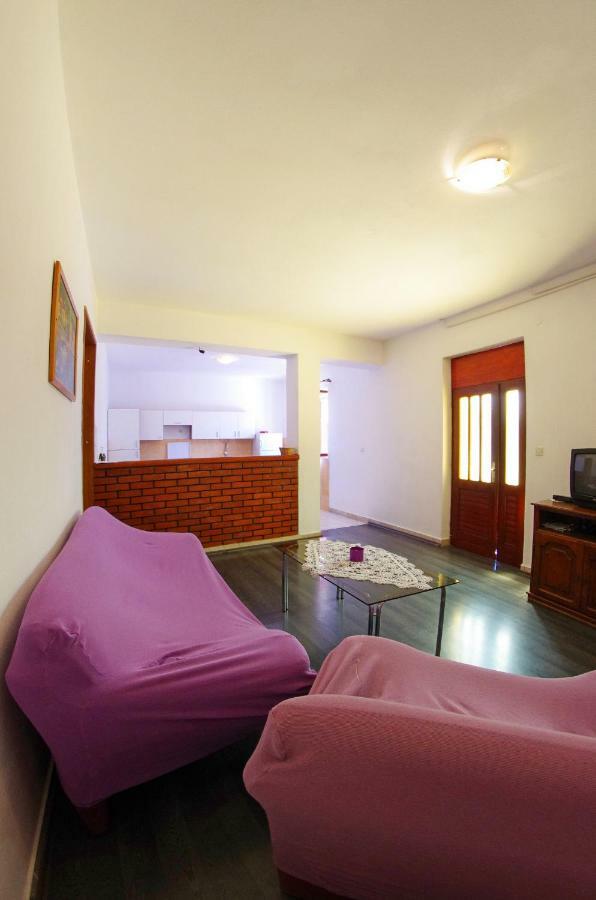 Large And Charming Apartment Near Beach With Big & Sunny Terrace Sumartin Luaran gambar